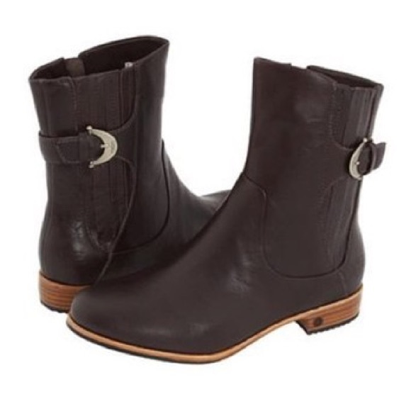 UGG Shoes - UGG Australia Finnegan espresso leather boots